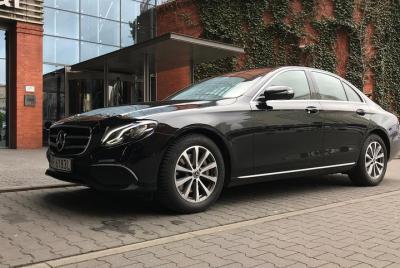 VIP Warsaw Airport Departure Transfer. Warsaw Hotel -> Warsaw Cho