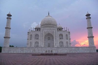 Same Day Agra Tour With Taj Mahal from Bangalore By Return Flights Same Day Agra Tour With Taj Mahal from Bangalore By Return Flights