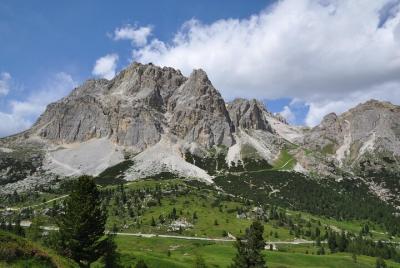 Venice Super Saver: Dolomite Mountains Day Trip and Skip-the-Line Venice in One Day Tour Venice Super Saver: Dolomite Mountains Day Trip and Skip-the-Line Venice in One Day Tour
