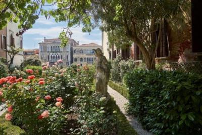 Small Group Tour to the Hidden Gardens of Venice Small Group Tour to the Hidden Gardens of Venice