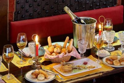 Four-course Food & Wine Pairing Elegant Dinner in Venice Four-course Food & Wine Pairing Elegant Dinner in Venice