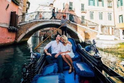 Venice Romantic Gondola Ride and Dinner Venice Romantic Gondola Ride and Dinner
