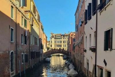 2-hour Venice Guided Walking Tour with Gondola ride 2-hour Venice Guided Walking Tour with Gondola ride