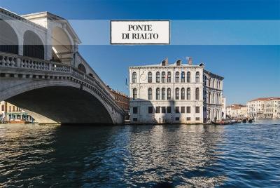Hop on Hop off Venice: Islands, Canal Grande and walking tours! Hop on Hop off Venice: Islands, Canal Grande and walking tours!
