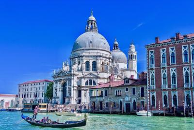 Classic Venice: Doge Classic Venice: Doge's Palace & Saint Mark's Basilica, Gondola ride