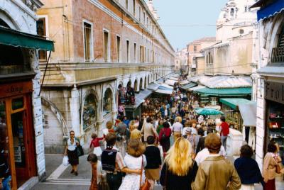 Venice: 2-hour private tour of its legends with the Rialto market Venice: 2-hour private tour of its legends with the Rialto market