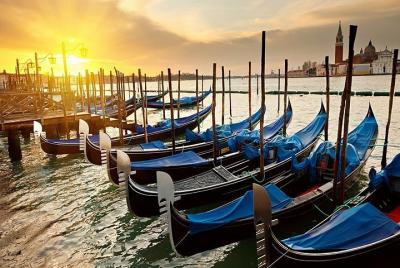 Classic 30-Minute Gondola Ride in Venice Classic 30-Minute Gondola Ride in Venice