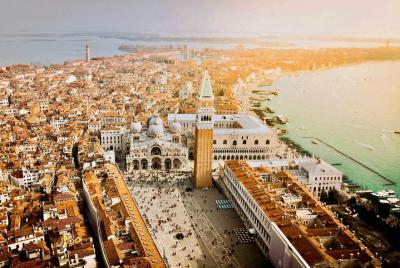 4-Hour Venice guided walking tour with Doge 4-Hour Venice guided walking tour with Doge's Palace & St Mark's Basilica