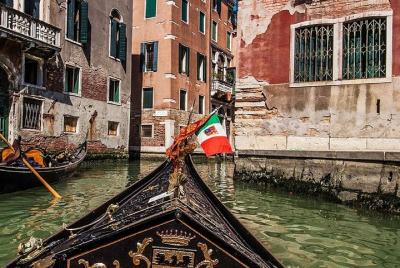 Exclusive shared gondola ride at sunset Exclusive shared gondola ride at sunset