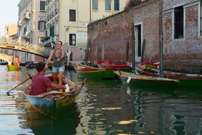 Learn to row in the canals of Venice Learn to row in the canals of Venice