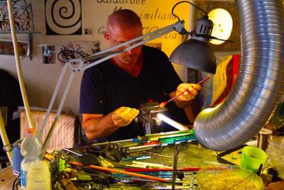 Create your glass artwork: private lesson with local artisan Create your glass artwork: private lesson with local artisan