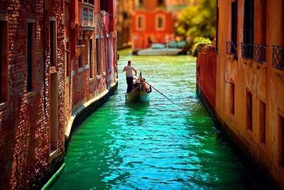 Proposal Gondola Ride in Venice with hotel pickup Proposal Gondola Ride in Venice with hotel pickup