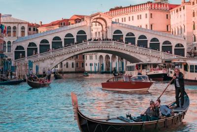 Private Airport Transfer: from Venice to Venice Marco Polo Airport (VCE) Private Airport Transfer: from Venice to Venice Marco Polo Airport (VCE)