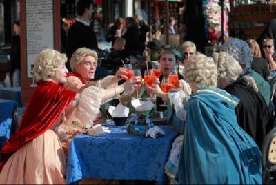 Venice: Venetian Style Carnival Pub Crawl Venice: Venetian Style Carnival Pub Crawl