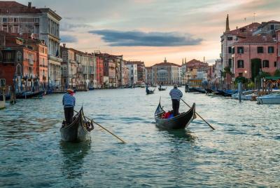 Private Tour: Venice Gondola Ride with Serenade Private Tour: Venice Gondola Ride with Serenade