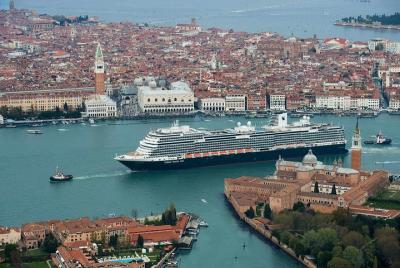 Venice Shared Arrival Transfer: Marittima Cruise Port to Central Venice Venice Shared Arrival Transfer: Marittima Cruise Port to Central Venice
