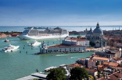 Venice Shared Departure Transfer: Central Venice to Marittima Cruise Port Venice Shared Departure Transfer: Central Venice to Marittima Cruise Port