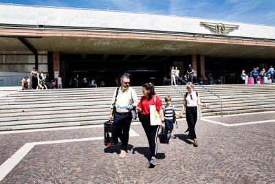 In-person local arrival assistant from Train Station to Venice Italy City Center In-person local arrival assistant from Train Station to Venice Italy City Center