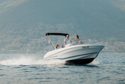 Private speed boat tour Private speed boat tour