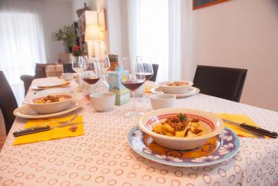 Lunch or dinner and cooking demo at a local home in Soave Lunch or dinner and cooking demo at a local home in Soave