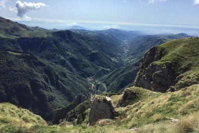 Lessinia Tour, hiking and with cheese tasting. Lessinia Tour, hiking and with cheese tasting.