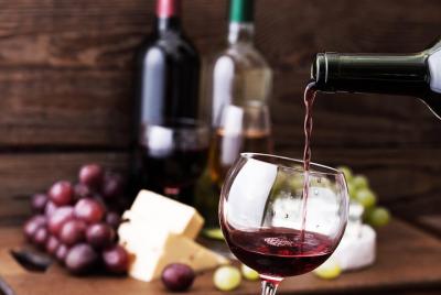 Verona in 3 Wines: Exclusive Wine Tasting with an Expert & Food Pairing Verona in 3 Wines: Exclusive Wine Tasting with an Expert & Food Pairing
