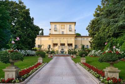 2.5-hour Villa Amistà Contemporary Art Tour and Wine tasting from Verona 2.5-hour Villa Amistà Contemporary Art Tour and Wine tasting from Verona