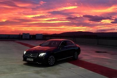 Luxury Warsaw Chopin Airport Transfer by private Limousine Luxury Warsaw Chopin Airport Transfer by private Limousine