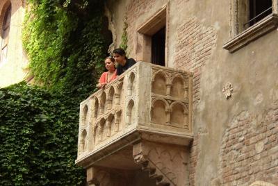 Private tour of the best of Verona - Sightseeing, Food & Culture with a local