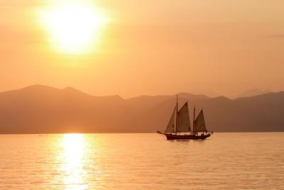 Sunset Cruise on a Sailing Boat Sunset Cruise on a Sailing Boat
