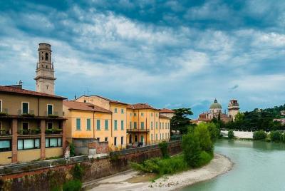 Private 2-hour Walking Tour of Verona with private official tour guide Private 2-hour Walking Tour of Verona with private official tour guide