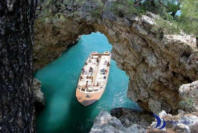 Desirèe experience. Visit of the marine caves of Vieste