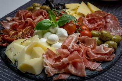 Alicante Private Experience with Tapas and Drinks Alicante Private Experience with Tapas and Drinks