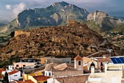 Caves and nougat around Alicante in a private tour led by a professional guide. Caves and nougat around Alicante in a private tour led by a professional guide.