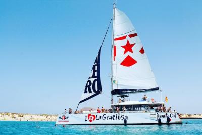 Lanzarote: La Graciosa island cruise with lunch and water activit Lanzarote: La Graciosa island cruise with lunch and water activit