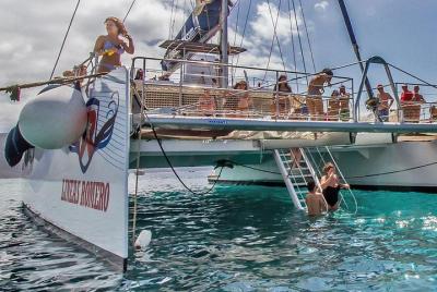 Lanzarote: Catamaran Cruise to Papagayo beaches with Lunch and wa Lanzarote: Catamaran Cruise to Papagayo beaches with Lunch and wa