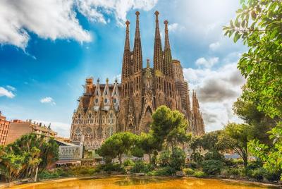 Private Guided Barcelona Tour (Top 10 Attractions, Customize the tour , Pickup)