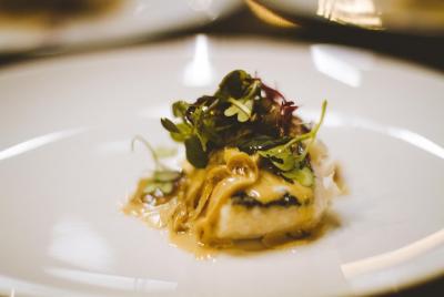 Clandestine dinner 12-course tasting menu and wine pairing