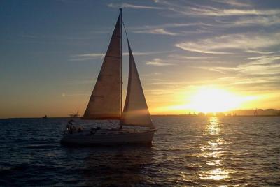 Sailing Boat: Sunset Cruise Sailing Boat: Sunset Cruise