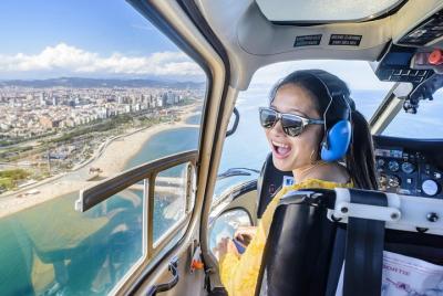 360º Barcelona SkyWalk: Old Town Walking, Helicopter flight & Sailing