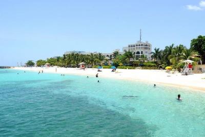 Half-Day Montego Bay Doctor's Cave Beach Private Tour