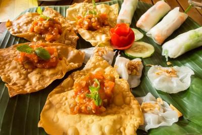 Hoi An street food tasting & Ancient town walking tour Hoi An street food tasting & Ancient town walking tour