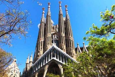 Gaudi’s Barcelona Virtual Tour with Expert Guide (Times in EST)