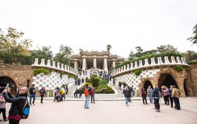 Barcelona Skip-the-Line Gaudi Tour: Sagrada Familia, Park Guell, Casa Batllo