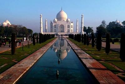 Ahmedabad to Taj Mahal & Agra Fort Same Day Private Tour with Return Flights Ahmedabad to Taj Mahal & Agra Fort Same Day Private Tour with Return Flights