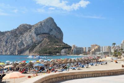 Transfer from Calpe to Alicante airport in private Minivan max. 6 passengers