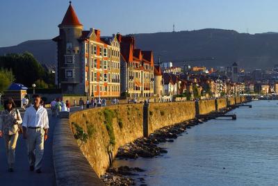 Half-Day Private Historic Walking Tour along the Iron River from Bilbao Half-Day Private Historic Walking Tour along the Iron River from Bilbao