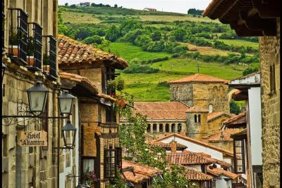 Private 8-hour Excursion to Santillana de Mar and Santander from Bilbao Private 8-hour Excursion to Santillana de Mar and Santander from Bilbao