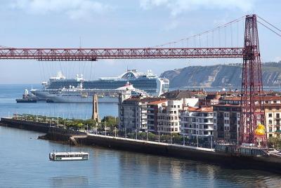 Getxo, city of contrasts Getxo, city of contrasts