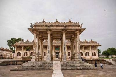 Late Evening Heritage Tour of Ahmedabad with Dinner & Overnight Stay Late Evening Heritage Tour of Ahmedabad with Dinner & Overnight Stay